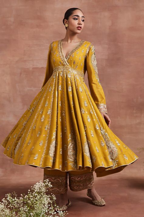 Buy Yellow Moonga Silk Roop Zari Anarkali Palazzo Set For Women by Sue Mue Online at Aza Fashions. Chiffon Frock, Mehndi Dress, Pakistani Wedding Outfits, Pakistani Dresses Casual, Pakistani Fashion Party Wear, Beautiful Pakistani Dresses, Designer Anarkali, Pakistani Bridal Dresses, Designer Party Wear Dresses