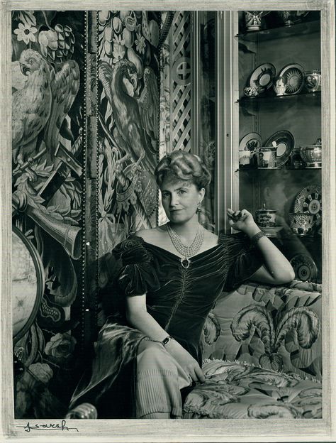 Marjorie Merriweather Post ca. 1950 by Yousuf Karsh Marjorie Post, Marjorie Merriweather Post, Yousuf Karsh, Russian Porcelain, James Mcneill Whistler, Wealthy Women, Sunday Style, High Society, Russian Art