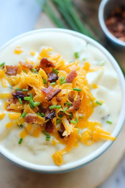 Creamy Potato Bacon Soup, Saucy Meals, Potato Soup Crock Pot Easy, Desserts Nutella, Crockpot Potato, Simple Crockpot, Potato Bacon Soup, Homemade Soups, Potato Soup Crock Pot