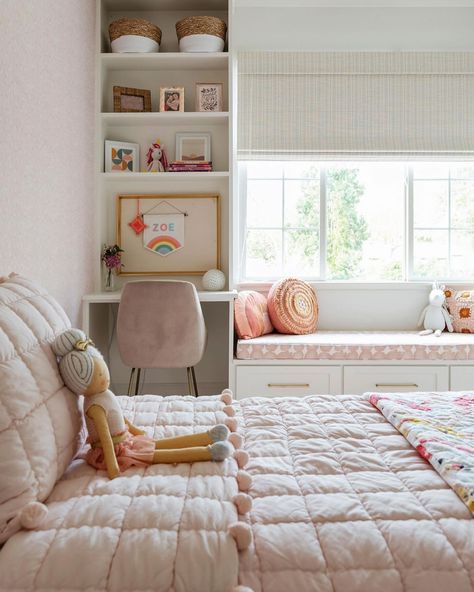 A ballerina-pink dream🩰 Thanks for sharing, @laurencabralinteriors! #WestElmKids Daybed Girls Room, Ballerina Bedroom Ideas Kids, Kid Bedroom Ideas Girl, Ballerina Bedroom Ideas, Window Ideas Bedroom, Girls Room Shared, Small Girls Room, Kids Bedroom Girl, Girls Shared Bedroom