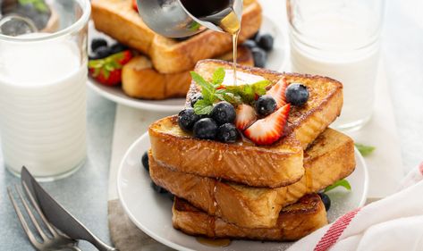 Recipe: Lactose-Free French Toast & Berries Crispy French Toast, Roti Panggang, French Toast Bites, Patisserie Vegan, French Bread French Toast, Eggnog French Toast, Classic French Toast, Pembuat Roti, Best French Toast