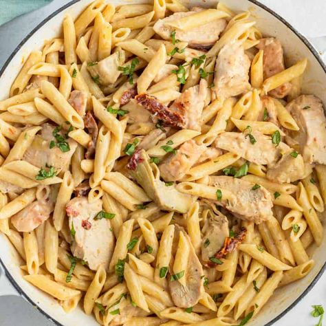 Copycat Buca di Beppo Penne San Remo • Bread Booze Bacon Skillet Pasta Recipes, Penne Alla Vodka Recipe, Great Pasta Recipes, Skillet Chicken Parmesan, Bread Booze Bacon, Bread Dipping Oil, Bread Dipping, Pin Wheels, Recipe Bread