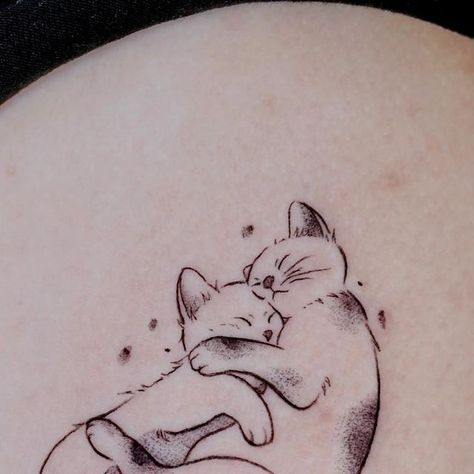 Gu ·谷 on Instagram: "✨ Cuddle cats for Kelly. Thank you for trusting!❤️" Cats Cuddling Tattoo, Pepper Tattoo, Tattoo Silhouette, Cats Cuddling, Cat Cuddle, Cat Tattoo, Tattoo Inspo, Tattoos For Women, Tatting