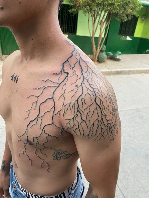 Lighting Strikes Tattoo, Lighting Tattoo, Blitz Tattoo, Arm Tattoos For Guys Forearm, Tattoo Homme, Lightning Tattoo, Filigree Tattoo, Armband Tattoo Design, Clever Tattoos