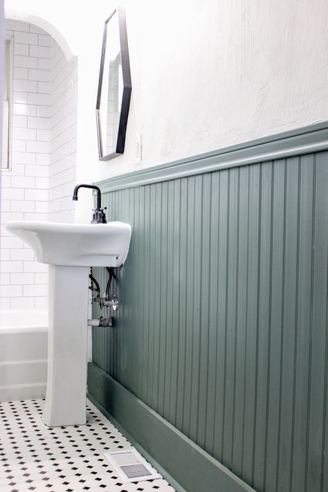 Bathroom Green Wainscotting, Bathroom Waynescotting, Beadboard Walls Bathroom, Green Wainscoting Bathroom, Small Bathroom Beadboard, Blue Green Bathroom Ideas, Green Beadboard Bathroom, Colored Beadboard, Bathroom Beadboard Ideas