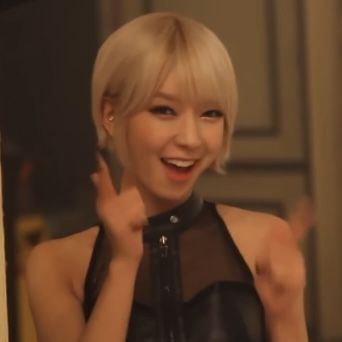 lq park choa aoa ace of angels kpop icon low quality Choa Aoa, Low Quality, Kpop Groups, Pretty Things, Hair Inspo, Dj, Bts, Hair, Quick Saves