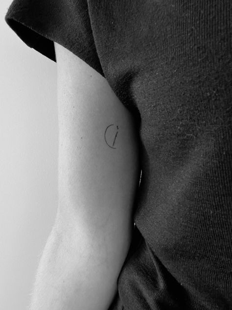 Clock inspired tattoo Minimalistic Clock Tattoo, Analog Clock Tattoo, Clock Tattoo Design Simple, Minimal Clock Tattoo, Clock Tattoo Minimalist, Minimalist Clock Tattoo, Clock Time Tattoo, Simple Clock Tattoo, Clock Hand Tattoo