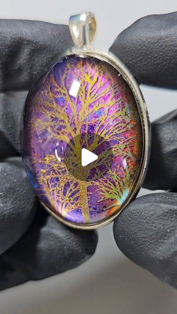 Coloring Uv Resin, Resin Bezel Pendant, Resin Art Pendant, Uv Resin Crafts, Sunset Night Sky, Resin Pendant Tutorial, Uv Resin Jewelry, Resin Art Jewelry, Resin Jewelry Tutorial