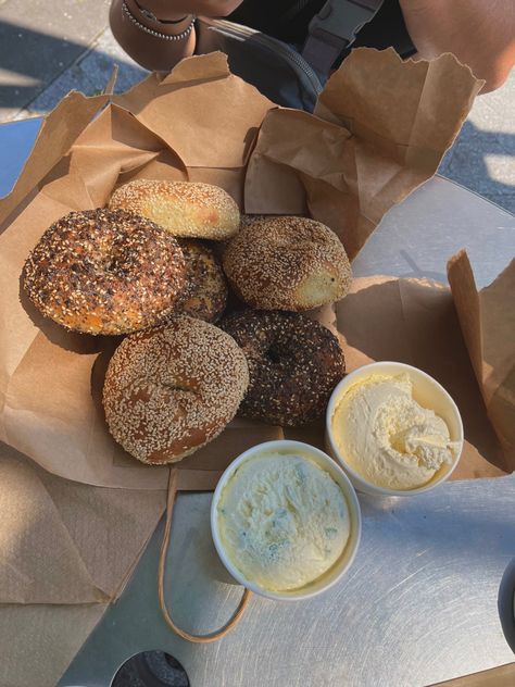 Bagel Aestethic, Bagel Branding, Bagel Party, Bagel Ideas, Ny Bagels, Nyc Bagels, Bagel Board, Bagels Nyc, Bagel Store