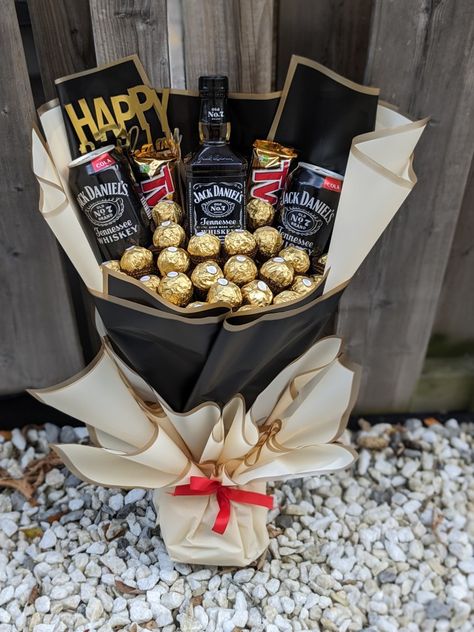 Whiskey Bouquet For Men, Alcohol Bouquet For Men, Men Bouquet Gift, Beer Gift Basket For Men, Beer Bouquet For Him, Bouquet For Man, Man Bouquet Ideas, Alcohol Gift Basket, Booze Bouquet