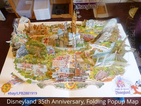 Disneyland 35th Anniversary, Folding, Pop Up Map . Vintage 1990 . Disneyland Gifts, Disneyland World, Disney Souvenirs, Disneyland Tips, Pop Up Art, Paper City, Disney Pop, Map Vintage, Disney Magic Kingdom