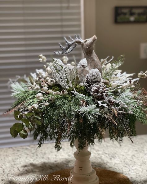 Deer Christmas Centerpiece, Deer Table Decor, Candlestick Christmas Decor, Reindeer Table Centerpieces, Deer Centerpiece Ideas, Christmas Candlesticks Ideas, Winter Candle Centerpieces, Reindeer Centerpieces, Floral Christmas Centerpieces