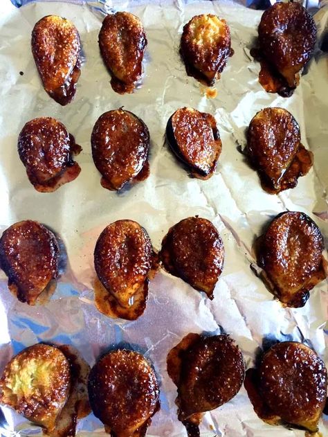 Easy Roasted Figs Recipe To Make With Fresh Figs – Melanie Cooks Figs Recipes, Figs Recipe, Homemade Fig Jam, Fig Bread, Roasted Figs, Sweet Sauces, Fig Recipes, Clam Recipes, Caramelized Sugar