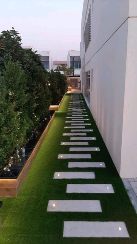 Landscape Pathway Lighting, Front Wall Design, Walkway Landscaping, Walkway Design, Modern Front Yard, Terrace Garden Design, Path Ideas, Landscaping Inspiration, Exterior Bloxburg