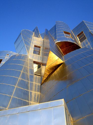 Weisman Art Museum, Minneapolis, Minnesota, United States Deconstructivism Architecture, Weisman Art Museum, Deconstructivism, Interesting Architecture, Bjarke Ingels, Photography Color, Renzo Piano, Frank Gehry, Building Designs