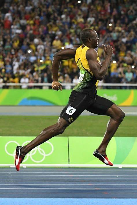 Usain Bolt Aesthetic, Usain Bolt Wallpapers, Track And Field Wallpaper, Usain Bolt Running, Running Athlete, Yohan Blake, Field Athletes, Muscular Endurance, Endurance Workout