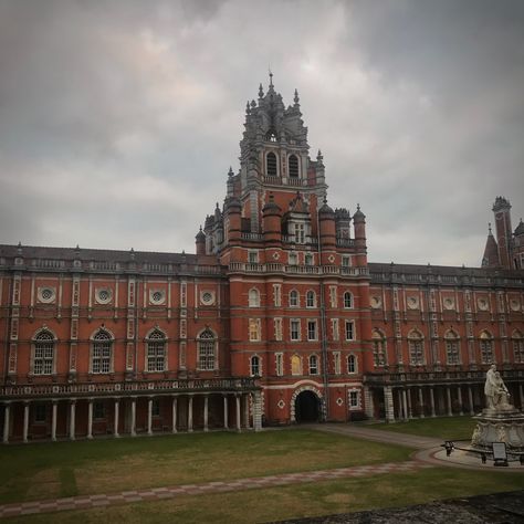 Royal Holloway University Royal Holloway University Library, Royal Holloway University Aesthetic, Royals Of Forsyth University, Royal Holloway University, University Interior Design, Dream University, University Series, University Architecture, Graduate Degree