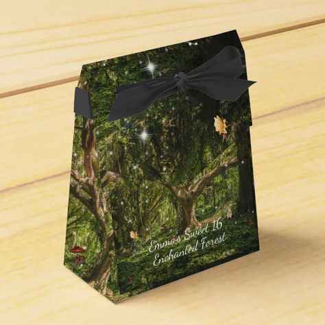 Forest Sweet 16, Unique Sweet 16 Invitations, Enchanted Forest Sweet 16, Enchanted Forest Theme Quinceanera, Enchanted Forest Prom, Enchanted Forest Decorations, Enchanted Forest Birthday Party, Forest Theme Party, Quinceanera Party Favors