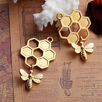 Angel Malone ® 2 x 46mm 3D Honeycomb Bee Charm Pendants Jewellery Making Findings Honeycomb Jewelry, 3d Honeycomb, Honey Bee Jewelry, Trending Diy, Jewelry Trending, Summer Jewelry Trends, Honey Diy, Bee Honeycomb, Bee Jewelry