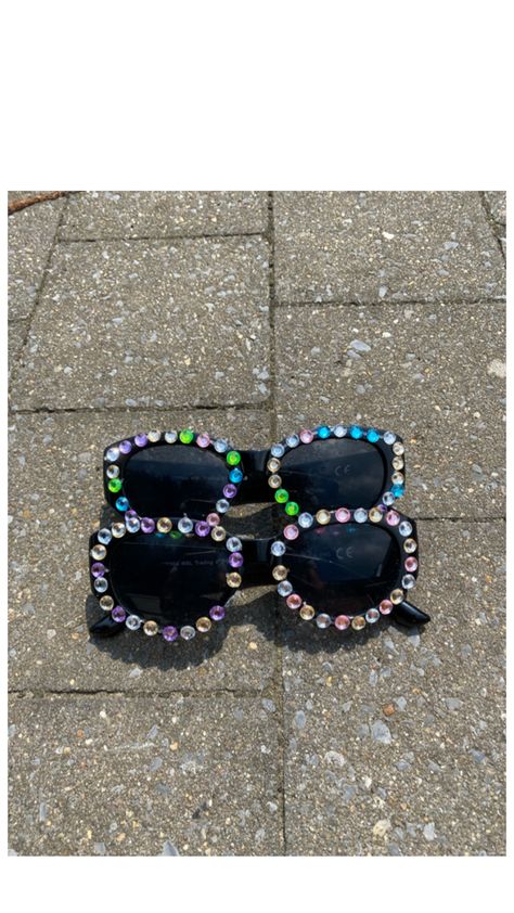 These are fun sunglasses that you can make with your friends. You can stick beads, glitter, and many more things you want on it! 💖 Fun Sunglasses, Cool Sunglasses, Fun Ideas, Glitter, Sunglasses, Beads, Canning