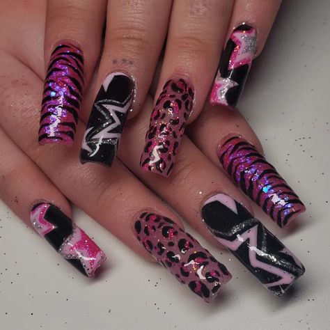 All the Pink Glitter Nails Sparkly Pink And Black Nails, Emo Nails Pink And Black, Star Nails Y2k Red And Black, Hot Pink Goth Nails, Alt Black Nails, Y2k Nail Inspo Long, Goth Glitter Nails, Y2k Pink And Black Nails, Black And Dark Pink Nails