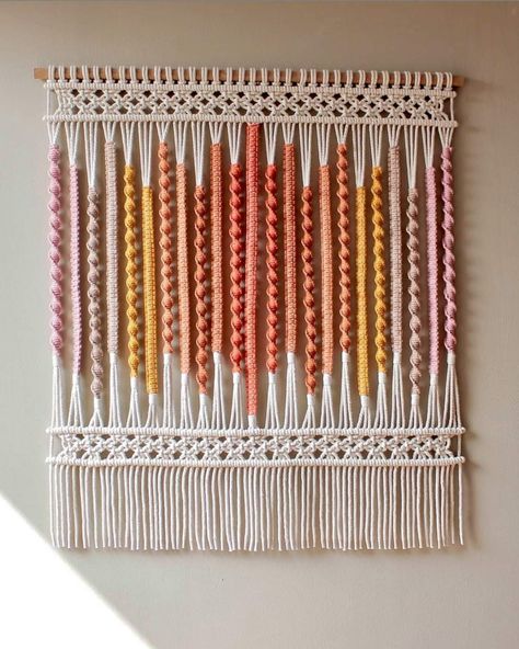 Tapestry Macrame Patterns, Simpul Makrame, Macrame Wall Hanging Large, Art Macramé, Pola Macrame, Tutorial Macramé, Macrame Plant Hanger Tutorial, Macrame Knots Pattern, Macrame Tapestry