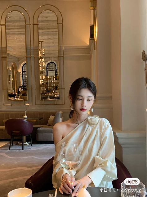 Rich Asian Aesthetic, Rich Fashion, Classy Fits, Rich Girl Aesthetic, Women Dresses Classy, Korean Fashion Trends, Rich Girl, Ulzzang Girl, Asian Fashion