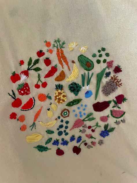 Indie Embroidery Designs, Fruit Embroidery Patterns Easy, Hand Embroidered Fruit, Fruit And Vegetable Embroidery, Fruit Embroidery Design, Easy Things To Embroider, Embriodary Design Ideas Easy, Fruit Embroidery Patterns, Small Embroidery Ideas