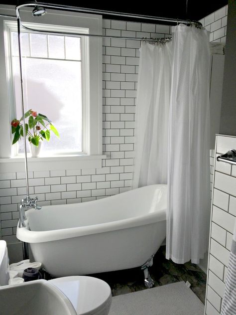 Bathroom Big, Small Bathroom Renovation, Bathroom Farmhouse Style, Freestanding Tub, Pedestal Sink, Tub Shower, Apartment Bathroom, Tub Shower Combo, Bad Design