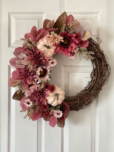 Pink Autumn Wreath, Fall Wreaths For Front Door Diy Easy Dollar Tree, Pink Fall Wreath, Minimal Wreath, Pink Fall Decor, Girly Autumn, Autumnal Decor, Football Wreaths, Fall Hydrangea Wreath