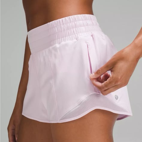 Lulu Lemon Shorts, Lulu Shorts, Lululemon Speed Up Shorts, Lululemon Outfits, Lululemon Hotty Hot Shorts, Hotty Hot Shorts, Shorts Lululemon, Cute Preppy Outfits, Lululemon Shorts