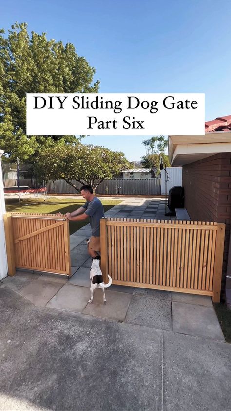 Wooden Outdoor Gate Design, Outdoor Dog Gate Diy, Sliding Dog Gate Outdoor, Sliding Wooden Gates Backyard, Sliding Backyard Gate, Diy Wooden Gate Backyards, Sliding Gate Fence, Fence Around Patio Dogs, Outdoor Dog Gates Ideas