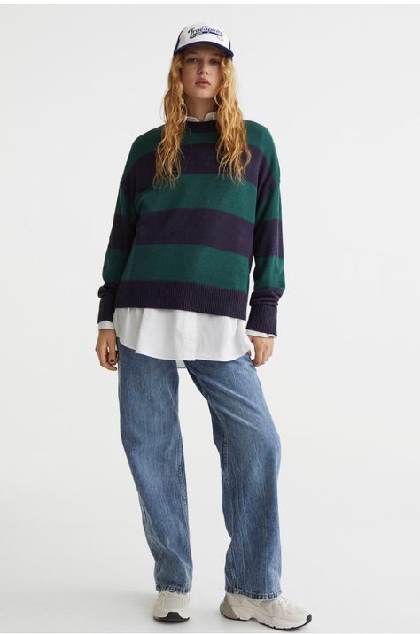 Blue Sweater Outfit, Striped Sweater Outfit, Stripe Jumper, Jumper Outfit, Sweater Outfit, M Beauty, Fitted Sweater, Striped Sweater, Green Stripes