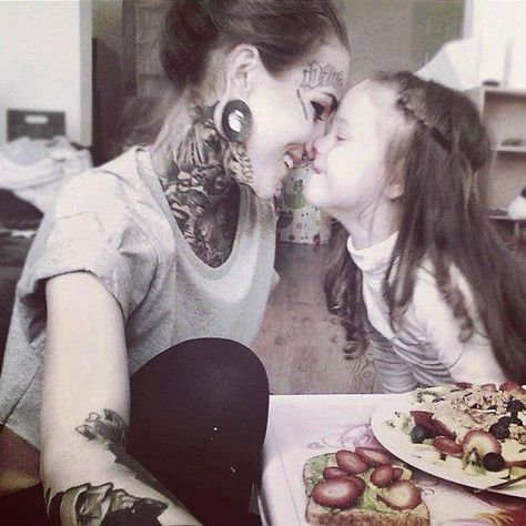 Tattoos don't mean a bad mother Tattoo Daruma, Tattooed Mom, Heather Moss, Monami Frost, Parent Tattoos, Knuckle Tattoos, Dragon Sleeve Tattoos, Japanese Dragon Tattoos, Butterfly Girl