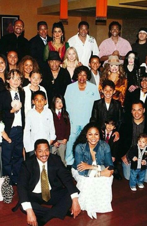 Janet Jackson Son, The Jackson Family, Jo Jackson, Jermaine Jackson, Michael Jackson Rare, Photos Of Michael Jackson, Michael Jackson Art, Michael Jackson Smile, Black Entertainment