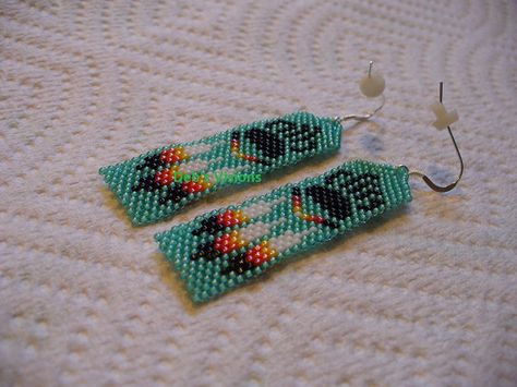 Native American style Brick stitch beaded Bear Paw earrings Beaded Bear Paw, Making Moccasins, Bear Paw Earrings, Feathered Earrings, Beaded Bear, Paw Earrings, Native American Beadwork Patterns, Beadwork Designs, Native American Beaded Earrings