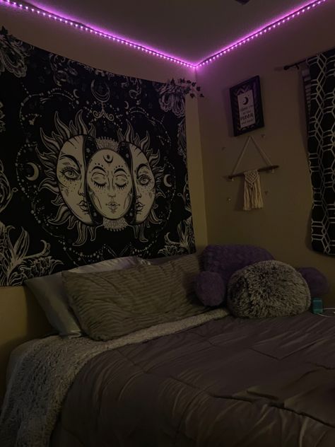 Female Business Suit, Bedroom Wall Tapestry, Black Tapestry, Ladies Room, Chill Room, Bedroom Decor For Teen Girls, Indie Room Decor, Pinterest Room Decor, Ladies Blazer