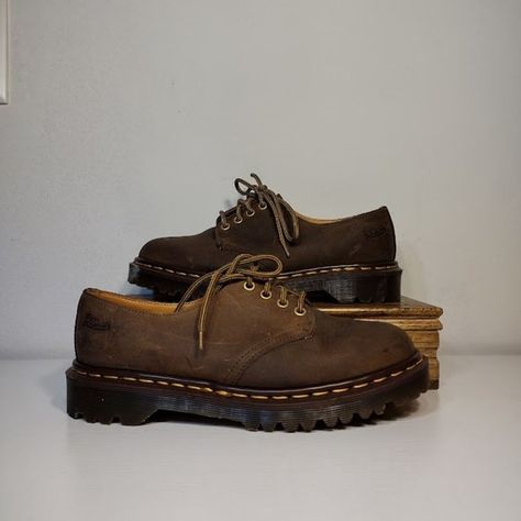 Vintage Dr. Martens 1461 Brown Leather | womens 9 Brown Low Doc Martens, Brown Dr Martens Outfit, Brown Docs, Low Doc Martens, Doc Martins Shoes, Brown Doc Martens, Brown Dr Martens, Science Major, Doc Martens Women