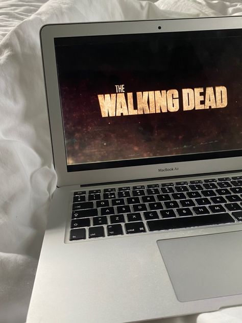 Watching Series Aesthetic Laptop, Watching Aesthetic Laptop, Twd Laptop Wallpaper, The Walking Dead Movie, Movie Aesthetic, Chandler Riggs, Film Lovers, Beautiful Wallpapers Backgrounds, Netflix And Chill