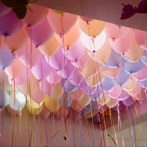 Pastel Balloon Aesthetic, Pastel Colors Decoration Party, Pastel Colour Birthday Decorations, Ballon Ceiling Decor, Pastel Birthday Balloons, Balloons On Ceiling No Helium, Balloon Filled Room, Pastel Hens Party, Pastel Party Aesthetic