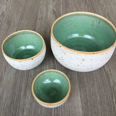 Clay Bowl Glaze Ideas, Glazing Bowls Ceramic Pottery, Glazed Pottery Bowls, Paint Your Own Pottery Bowl Ideas, Glaze Designs For Pottery, Ceramic Bowl Handmade, Painted Ceramic Bowls Ideas, Bowl Ceramic Ideas, Pottery Bowl Glaze Ideas