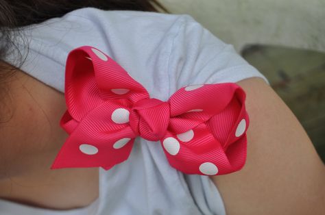 cheerleader ribbon on tshirt - Google Search Sleeve Scrunchies, Team Cheer, Baseball Crafts, Cheer Ideas, Drill Team, Boutique Shirts, Mom Ideas, Cheer Gifts, Custom Bows