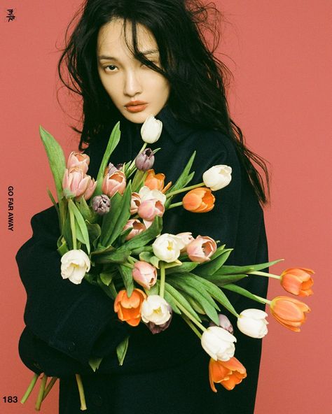 Flower Photoshoot, 사진 촬영 포즈, Human Reference, Photoshoot Concept, Studio Photo, Body Reference, Creative Portraits, Pose Reference Photo, 인물 사진