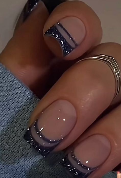 Dip Nails Ideas Wedding, Black Cateye French Tip Nails, Angle Nails Design, Fancy French Manicure Designs, Nails For Masquerade Ball, Mail Tip Designs, Fingernail Designs For Work, Short Acrylic Nails Fall Colors, French Dip Nails With Design