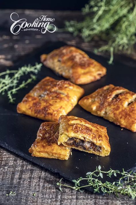 Mini Mushroom Pies, Mushroom Pies Recipe, Mushroom Turnovers Puff Pastry, Mushroom Pastry Recipes, Mushroom Hand Pies Recipes, Beef And Mushroom Hand Pies, Mushroom Onion Puff Pastry, Hand Pies Vegetarian, Mushroom Stuffed Puff Pastry