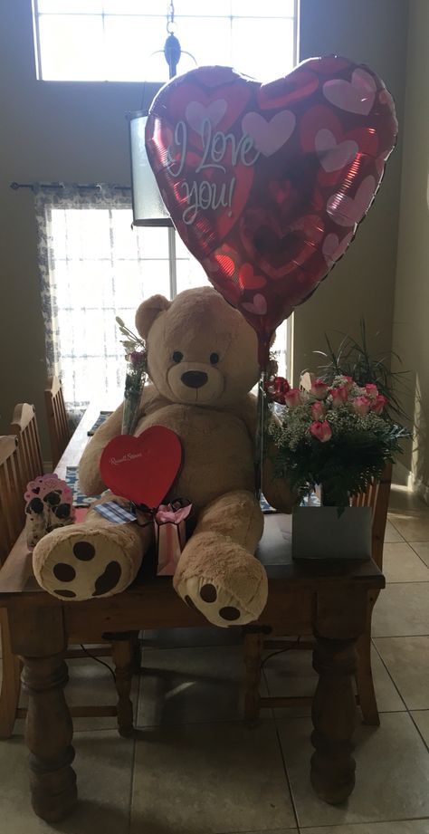 Boyfriend Gift To Girlfriend, Things To Get Your Girlfriend For Her Birthday, Ideas For Girlfriends Bday, Valentine Gifts Teddy Bear, Teddy Bear Gifts Girlfriend, Valentines Day Presents For Girlfriend, Easy Girlfriend Gifts, Cute Things For Gf Gift Ideas, Valentine’s Gifts For Girlfriend