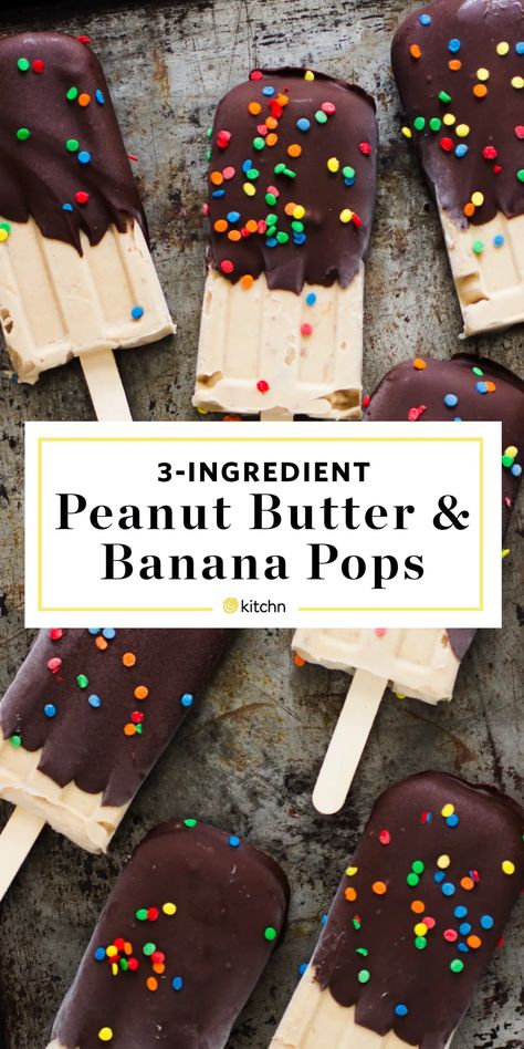 Eating Banana, Banana Popsicles, Banana Pops, Peanut Butter And Banana, Dairy Free Ice Cream, Homemade Popsicles, Banana Ice Cream, Popsicle Recipes, Summer Snacks