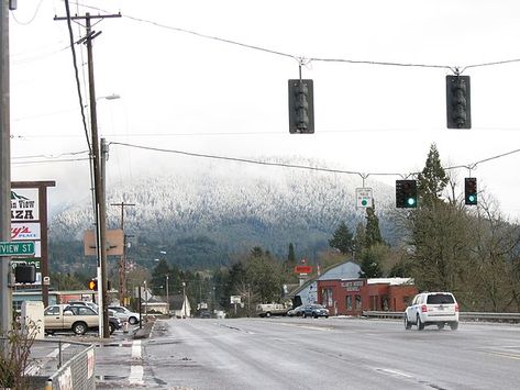 Gravity Falls Oregon, Oregon Aesthetic, Oregon Mountains, Oregon Living, Union Pacific Railroad, Cedar Creek, Lake Oswego, Willamette Valley, Central Oregon