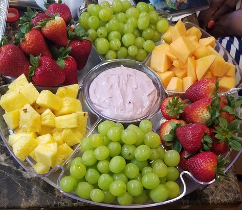 Sweets Tray, Appetizer Fruit, Fruit Tray Ideas, Bunco Ideas, Vegetable And Fruit Tray, Fruit Ideas, Fruit Trays, Fruit Recipe, Fruit Health