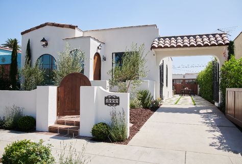 Sumptuous Spanish in Jefferson Park by ALLPRACE listed at $899,000 and sold for $975,000! Mediterranean Houses, Boho Glam Home, Spanish Revival Home, Architecture Renovation, Spanish Bungalow, Italian Farmhouse, Spanish Mediterranean, Bungalow Renovation, Casas The Sims 4